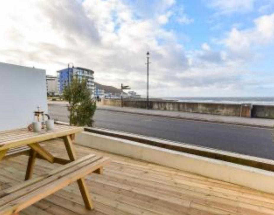 Westward Ho! Beachfront Luxury For 2 Eksteriør billede